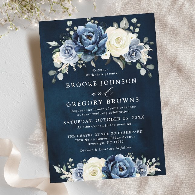 Invitación Boda floral de marfil de champán en la Marina Azul (Dusty Blue Navy Champagne Ivory Floral Wedding In Invitation)