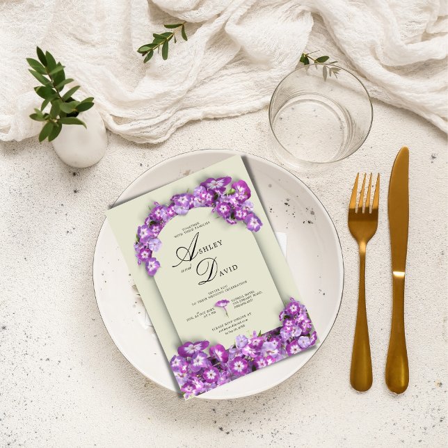 Invitación Boda floral moderno de lino satinado morado de arc (Subido por el creador)