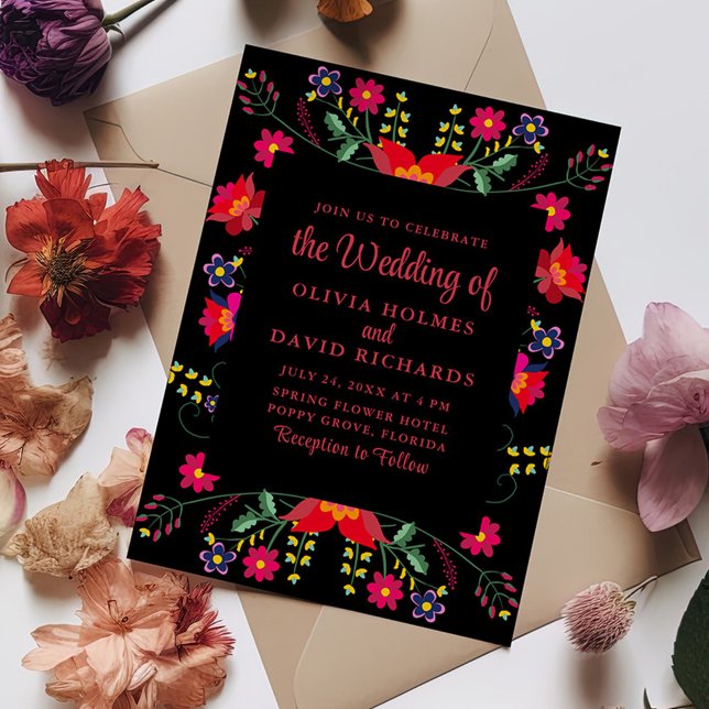 Invitación Boda floral roja y negra Fiesta Mexicana (Red and Black Floral Fiesta Mexicana Wedding Invitation on a table with colorful flowers.)