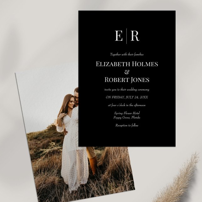 Invitación Boda fotográfico de monograma negro (Black Monogram Custom Photo Wedding Invitation on white table with dry flower.)