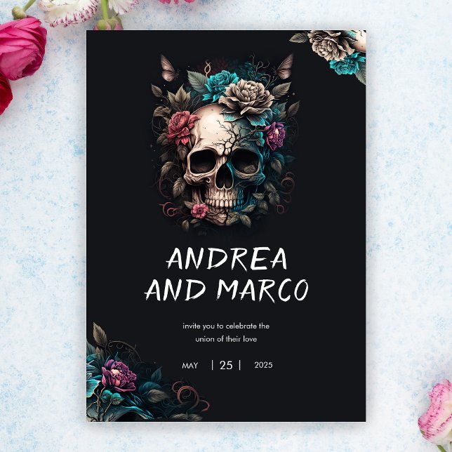 Invitación Boda gótica Skull Black and Purple Rock y Roll Wed (Skull Tattoo Rock and Roll Gothic Wedding Invitation)