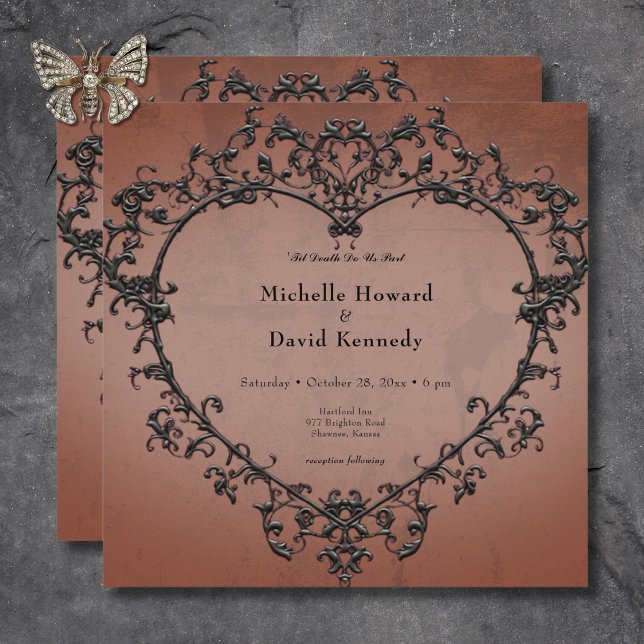 Invitación Boda gótico del corazón negro y roya filigrí (Gothic Black & Rust Filigree Heart Wedding Invitation)