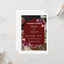 Boda moderna elegante floral borgoña