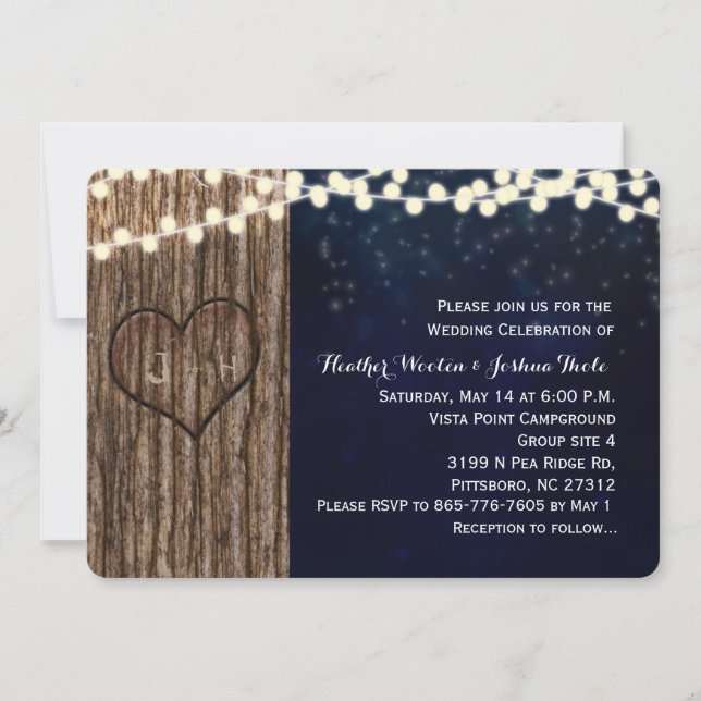 Invitación Boda Nocturna con Corazón Tallado en Árbol Rústico (Anverso)