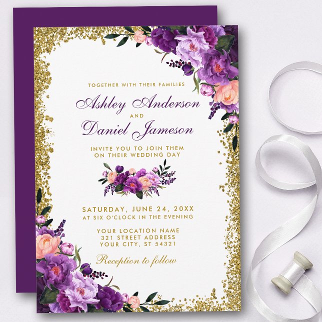 Invitación Boda Purpurina morado ultravioleta floral de oro (Customize to change text color, style, add text & photos to back or change color of back of card.)