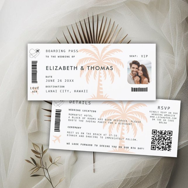 Invitación Boda QR de Palm Rosa de Embarque de destino tropic (destination wedding invitation tropical hawaii boarding pass botanical palm tree peach pink simple)