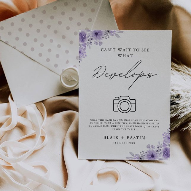 Invitación Boda Rótulo de cámara desechable Purple Desarrollo (Wedding Disposable Camera Sign Purple Develops Invitation)