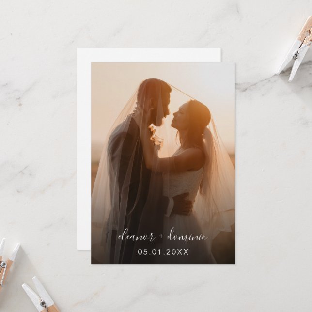 Invitación Boda RSVP de código QR de foto de guión minimalist (Anverso/Reverso In Situ)