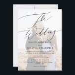 Invitación Boda simple de fotografías de superposición en bla<br><div class="desc">Sobrecarga simple blanca y negra moderna 2 Invitación a la boda fotográfica para un boda moderno formal o informal. Con una caligrafía moderna e impresionante.</div>