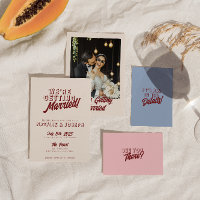 Boda Única Funky Moderna en Estilo Retro de Borgoñ