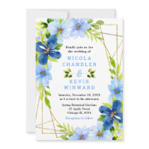 Bodas de flores azules y marinas con follaje