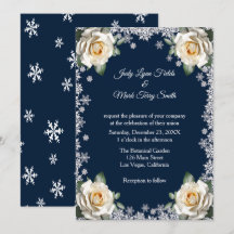 Bodas de Navidad con copos de nieve y rosas blanca