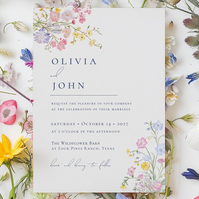 Invitación Bodas Elegantes Flores Silvestres Polvoriento Azul (Lush Elegant Wildflowers Dusty Blue Wedding Invitation)