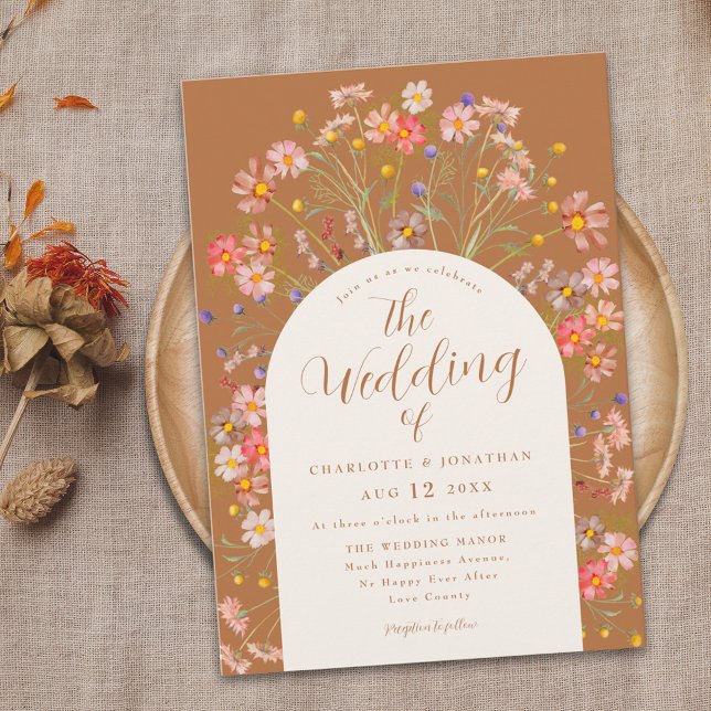 Invitación Boho Fall Wildflower Arch Terracotta Boda (Boho fall wildflower terracotta burnt orange wedding invitation with elegant arch and modern script )