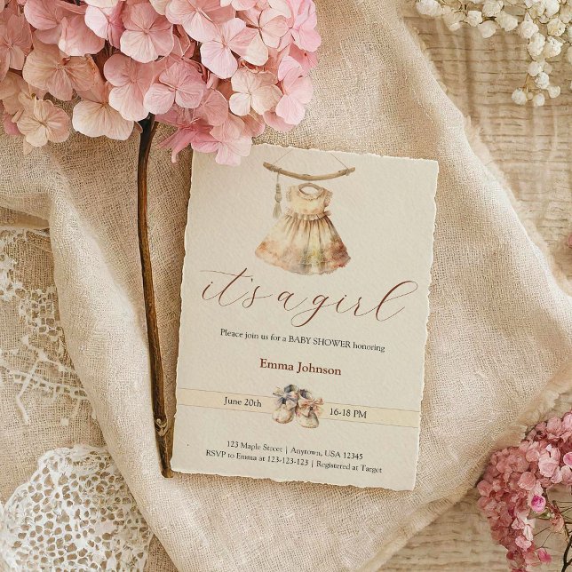 Invitación Boho Moda Chica vestir Beige Baby Shower Invitació (Boho Chic Girl Dress Beige Baby Shower Invitation)