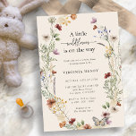 Invitación Boho Wildflower Baby Shower<br><div class="desc">Esta elegante y elegante ducha de bebé está decorada con hermosas acuarelas pintadas a mano y flores silvestres dispuestas como una hermosa corona perfecta para duchas de primavera,  verano o otoño. Buscar elementos coincidentes en la colección de Bodas Boho Wildflower.</div>