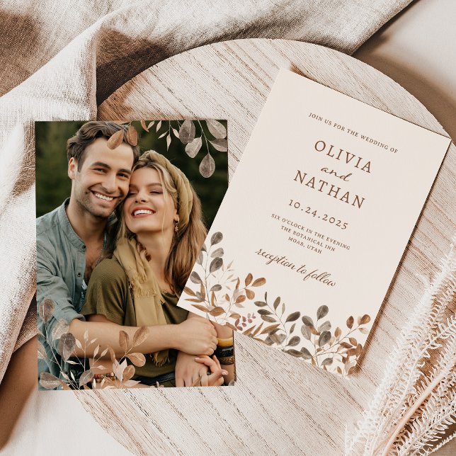 Invitación Boho Wildflowers | Neutral con Boda fotográfico (A boho wedding invitation with watercolor wildflowers and your photo, in a neutral color scheme)
