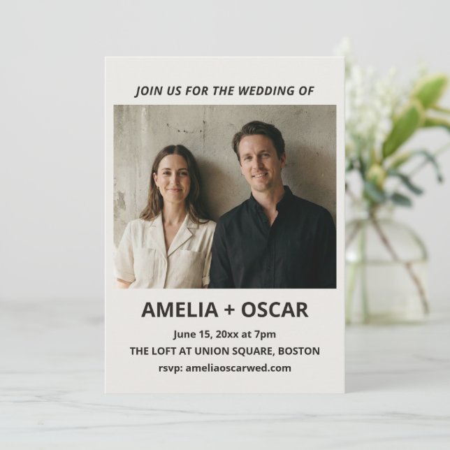 Invitación Bold Black Ivory Photo Modern Wedding Typography (Anverso de pie)