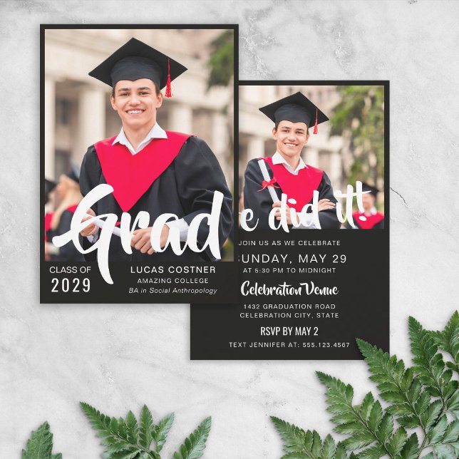 Invitación Bold Custom Graduation Announcement & Party Invite (Subido por el creador)