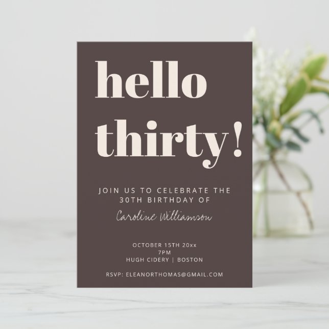 Invitación Bold Typography Brown Modern 30th Birthday Party (Anverso de pie)