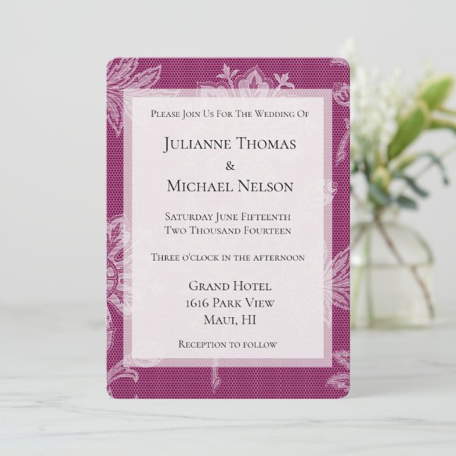 Invitación Bonito Borgoña Boda romántico floral de encaje (Anverso de pie)