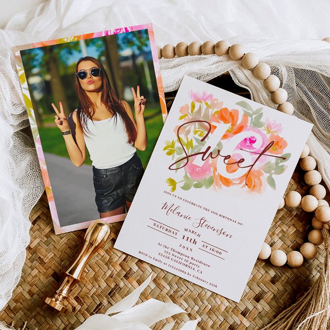 Invitación Bonito moderna de moda floral pastel foto Sweet 16 (Modern pretty pastel floral chic photo Sweet 16 Invitation)