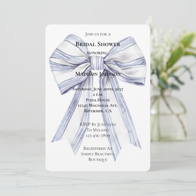 Invitación Bonito Morado White Bow Bridal Shower (Anverso de pie)