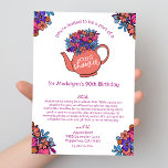Invitación Bonito Teapot 90th Birthday Card Shower por correo<br><div class="desc">Celebra un cumpleaños histórico de una manera única y sincera con esta ducha de tarjetas de cumpleaños de bonito Teapot por invitación por correo. Esta elegante invitación inspirada en el té incluye una tetera pintada a mano adornada con un hermoso ramo de flores de colores cálidos rosados, lo que le...</div>