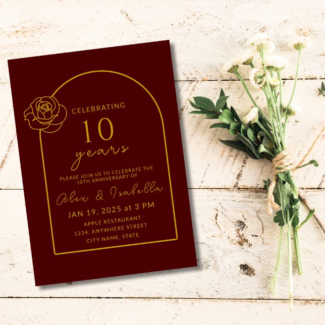 Invitación Borgoña moderna y el décimo aniversario Boda del o (Modern burgundy and gold 10th year wedding anniversary invitation for party invite)