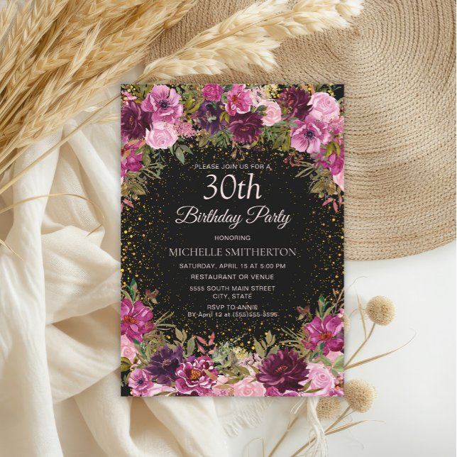 Invitación Borgoña Purpurina floral rosa negro 30 cumpleaños (Elegant burgundy and pink watercolor floral on black 30th birthday party invitation)