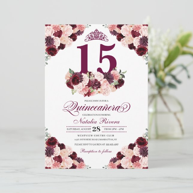 Invitación Borgoña Rubor Floral rosa Quinceanera Cumpleaños (Anverso de pie)