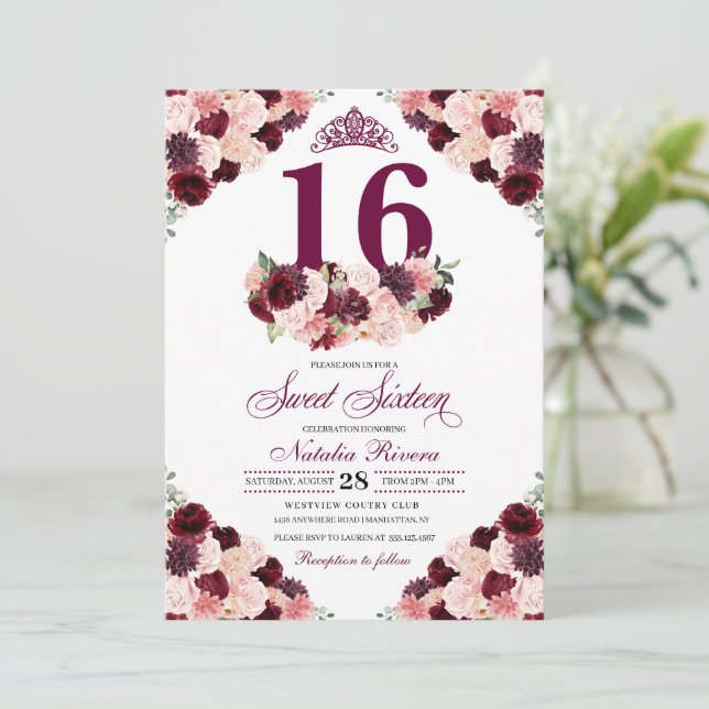 Invitación Borgoña Rubor rosado dulce floral dieciséis cumple (Anverso de pie)