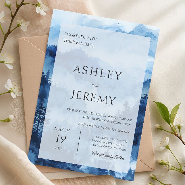 Invitación Bosque de destino del Boda de montaña ruso azul (Blue Rustic Mountain Wedding Destination Forest Invitation)