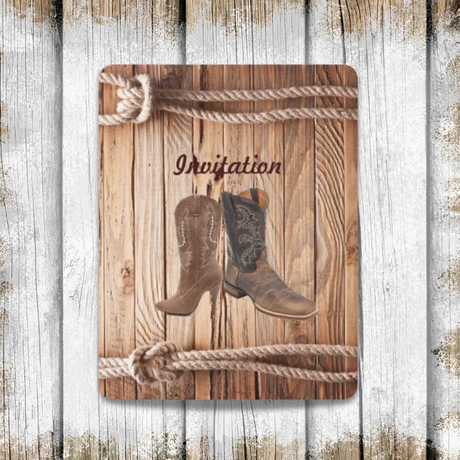 Invitación Botas de vaquero de madera de granero Boda occiden (barn wood Cowboy Boots Western country Wedding Invitation)