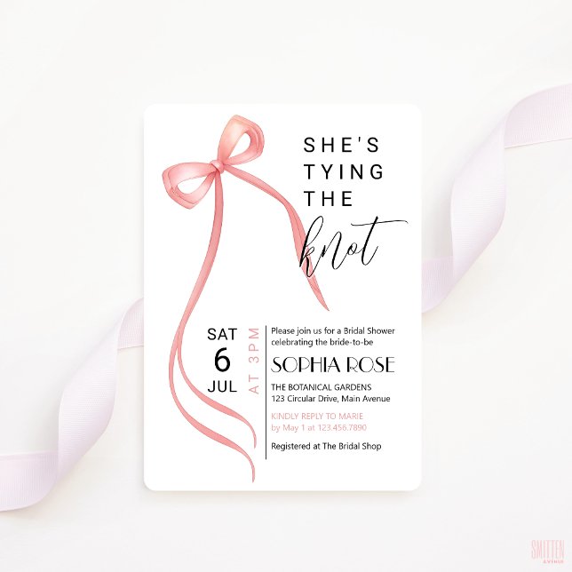 Invitación Bow Rosa Shes Tying El Knot Bridal Shower Invite (shes tying the knot bridal shower invitation pink bow coquette theme)
