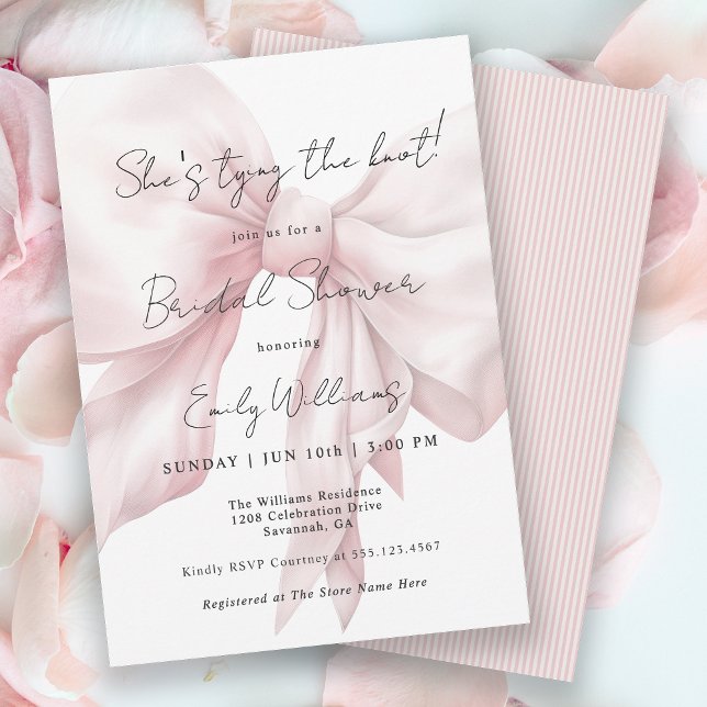 Invitación Bow rosado atando la ducha nupcial (Available in both printed and instant download digital formats.)