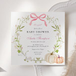 Invitación Bow rosado Es un Baby Shower de calabaza Chica<br><div class="desc">¡Celebra que sea la madre! La invitación a la ducha incluye una corona floral de color de agua con un arco rosa y calabazas. Personalice su información o haga clic en "Haga clic en el personalizar más adelante" para editar estilos de fuente,  tamaño y colores.</div>