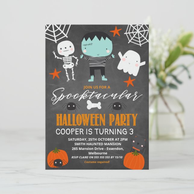 Invitación Boys Chalkboard Halloween Fiesta Cumpleaños (Anverso de pie)