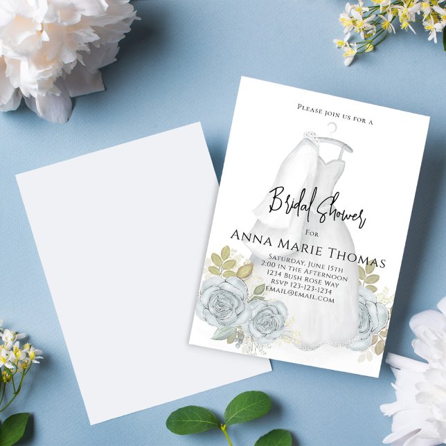 Invitación Bridal Shower Blue Floral Agua Boda Vestido (Elegant Bridal Shower invitation with beautiful blue floral roses and wedding gown)