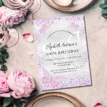 Invitación Brillos de mariposa rosa morena<br><div class="desc">Una invitación de cumpleaños moderna y elegante. Fondo de aspecto falso plateado decorado con chispas purpurinas de imitación violeta,  mariposas rosas y una mariposa plateada como marca de agua. Personalice y agregue sus nombres y detalles del boda. Letras de color negro.</div>