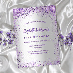 Invitación Brillos violeta de plata de cumpleaños<br><div class="desc">Invitación a la fiesta de cumpleaños 21 (o a cualquier edad) de niñas y mujeres. Delante: Un fondo de moda y de aspecto falso plateado. Decorada con purpurina falso morado y violeta, chispas. Personalice y agregue un nombre, detalles del fiesta. El nombre está escrito con un guión de estilo con...</div>