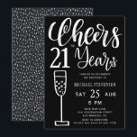 Invitación Brindis por 21 años de fiesta de cumpleaños en bla<br><div class="desc">Tipografía manuscrita moderna y elegante en blanco y negro,  con un brindis por 21 años de guión,  invitación a la fiesta de cumpleaños de hombres para cualquier edad.            Fácil de personalizar con la edad y los detalles de tu fiesta!</div>