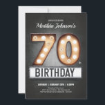 Invitación Broadway Marquee 70th Birthday Vintage Personaliza<br><div class="desc">Invitación de Personalizado a la diversión de la Viñeta de Broadway Marquee 70th Birthday. Un diseño de invitación de cumpleaños que es divertido y teatral con el tema de la seña marquesa vintage de texto que agrega elegancia y drama! ¡Ideal para una película, una emisión o una celebración de cumpleaños...</div>