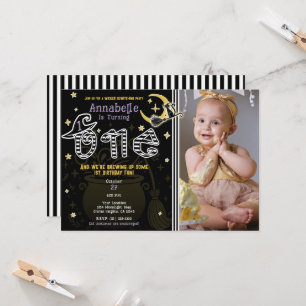 Invitación Bruja Amarilla y Negra Halloween Cumpleaños 1ST
