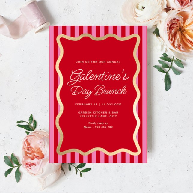 Invitación Brunch del día de la banda rosa roja ondulada Gale (Galentines Brunch Invitation Hot Pink Stripe)