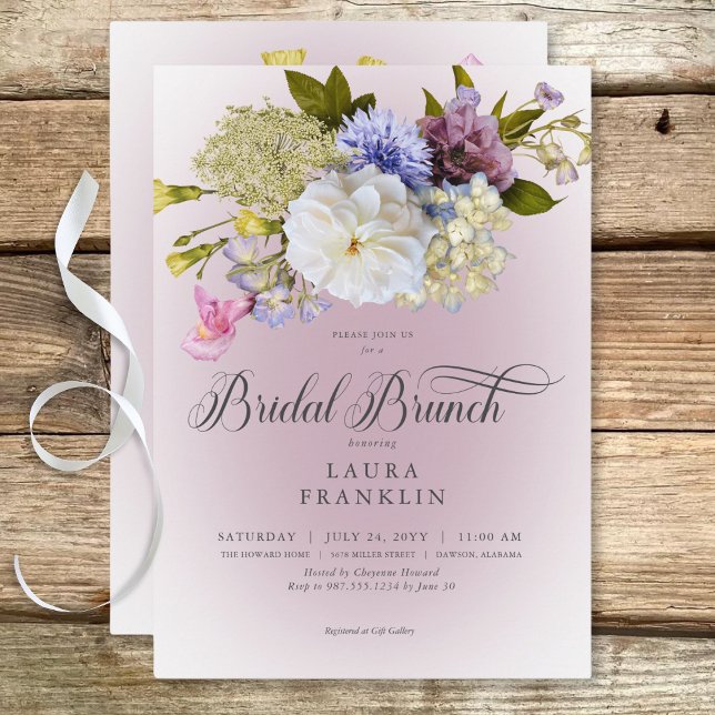 Invitación Brunch nupcial moderna con flores de malva blanca (Periwinkle White Mauve Floral Modern Bridal Brunch Invitation)
