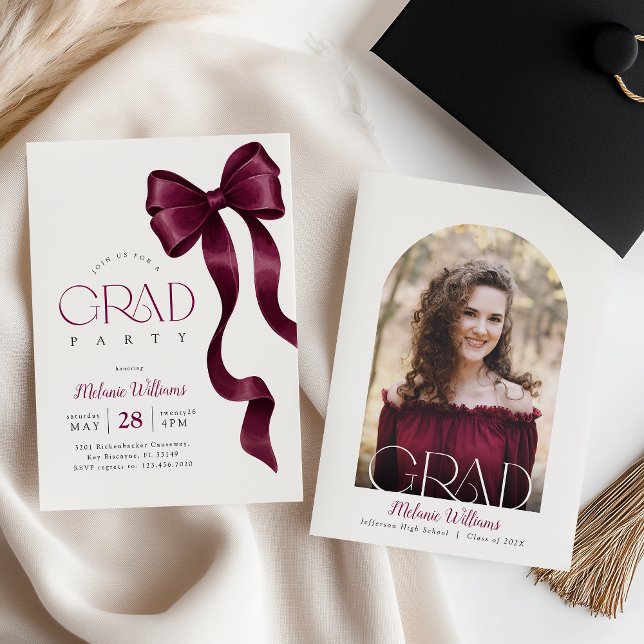 Invitación Burgundy Bow Graduation Photo (Subido por el creador)