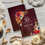 Invitación Burgundy Fall Flores Elegante Script 50 cumpleaños<br><div class="desc">Hermosas flores caídas decoran dos esquinas de un marco dorado. Rosas rojas, flores de terracota y peonías blancas se mezclan con hojas verdes y follaje. Las flores y el guión moderno blanco se golpean contra el fondo rojo burdeos. Este artículo forma parte de la colección Flores de otoño de Borgoña....</div>
