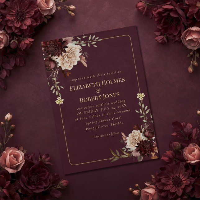 Invitación Burgundy Floral Gothic Wedding Invitation (Burgundy Floral Gothic Wedding Invitation on a burgundy gothic wedding table with flowers.)