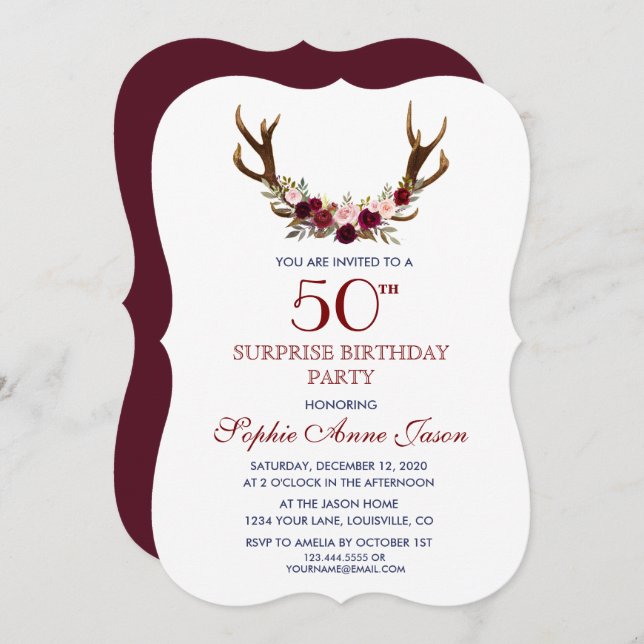 Invitación Burgundy Marsala Floral Antlers 50 cumpleaños (Anverso / Reverso)